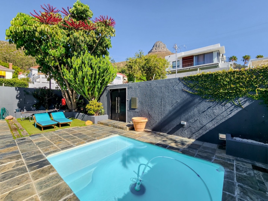 5 Bedroom Property for Sale in Fresnaye Western Cape